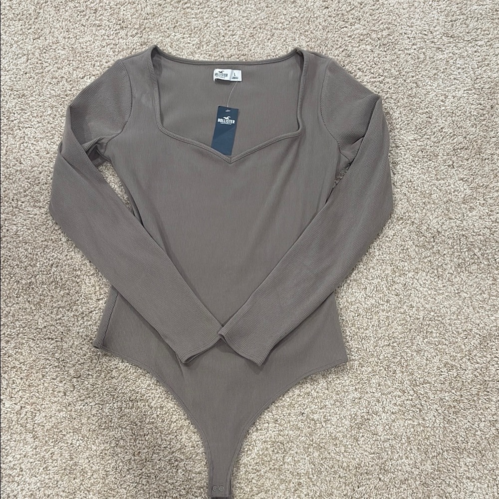 Hollister Long Sleeve Bodysuit in Taupe